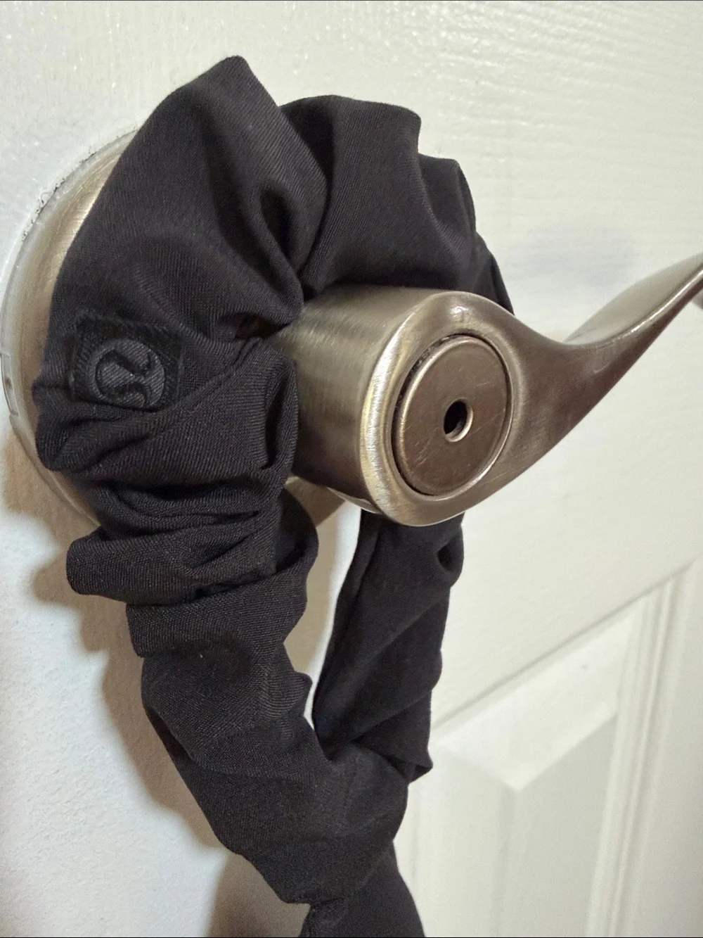 lululemon athletica Black Uplifting Scrunchie Flow